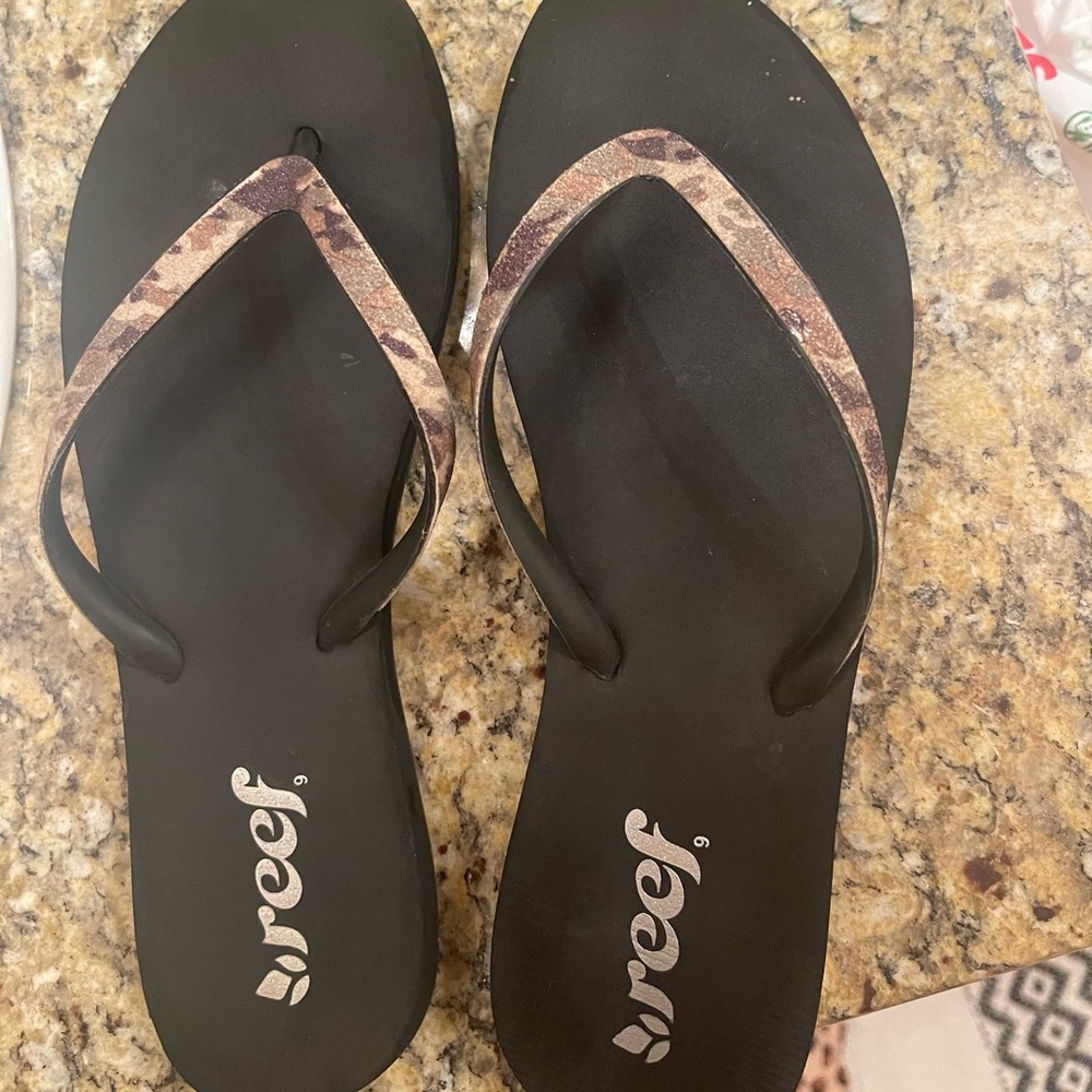 Reef Camouflage flip flops